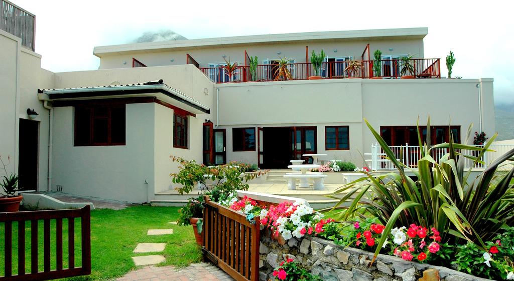 Baleens Guest House