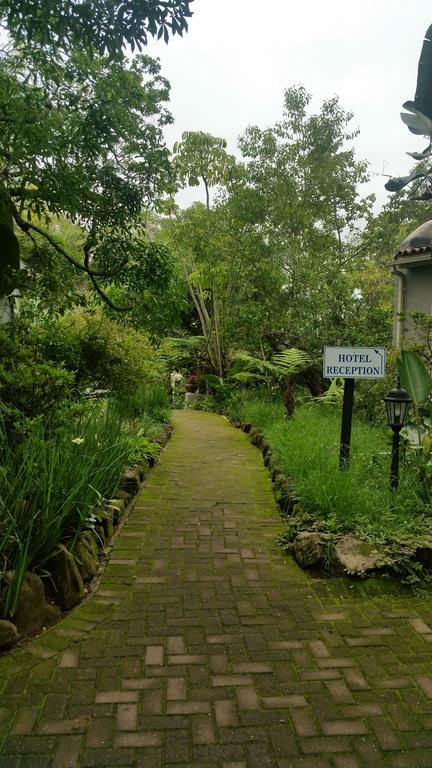 Hulala Lakeside Lodge