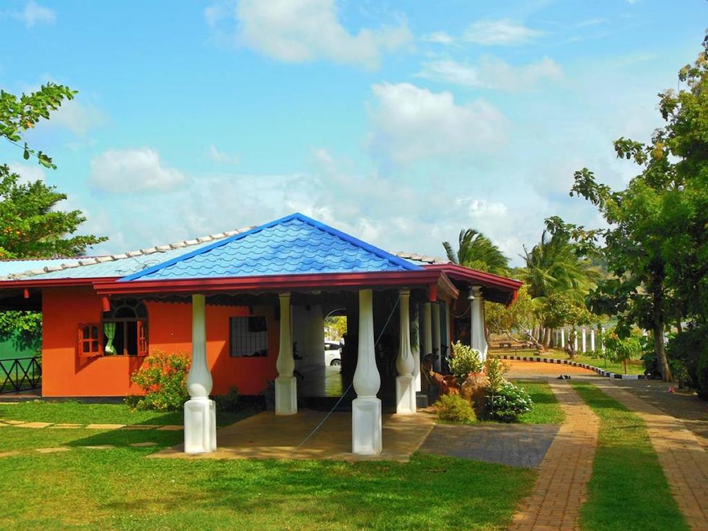 Dambulla Lake Resort Spa