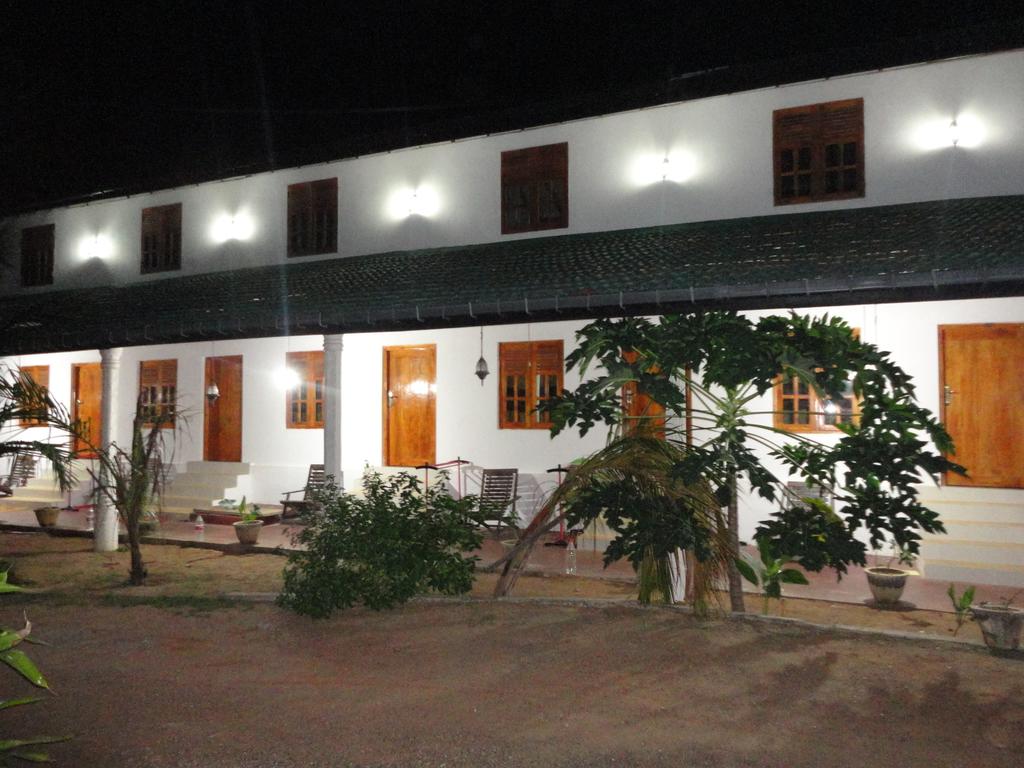 Hotel Arugam bay Beach Inn