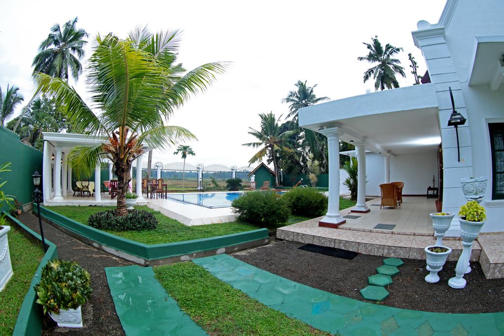 Anthiekka Airport White Villa