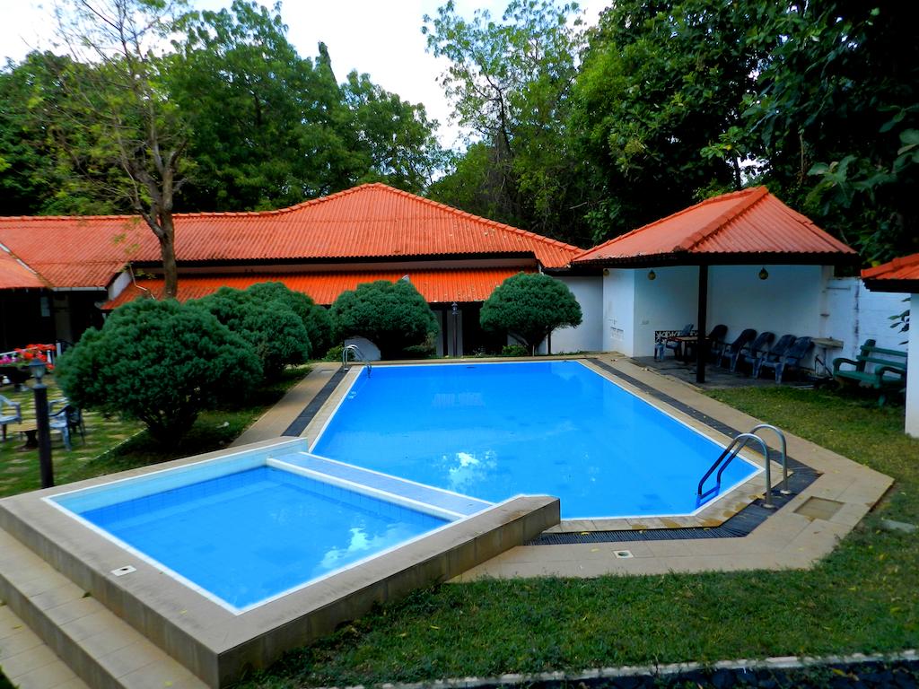 Jayasinghe Holiday Resort