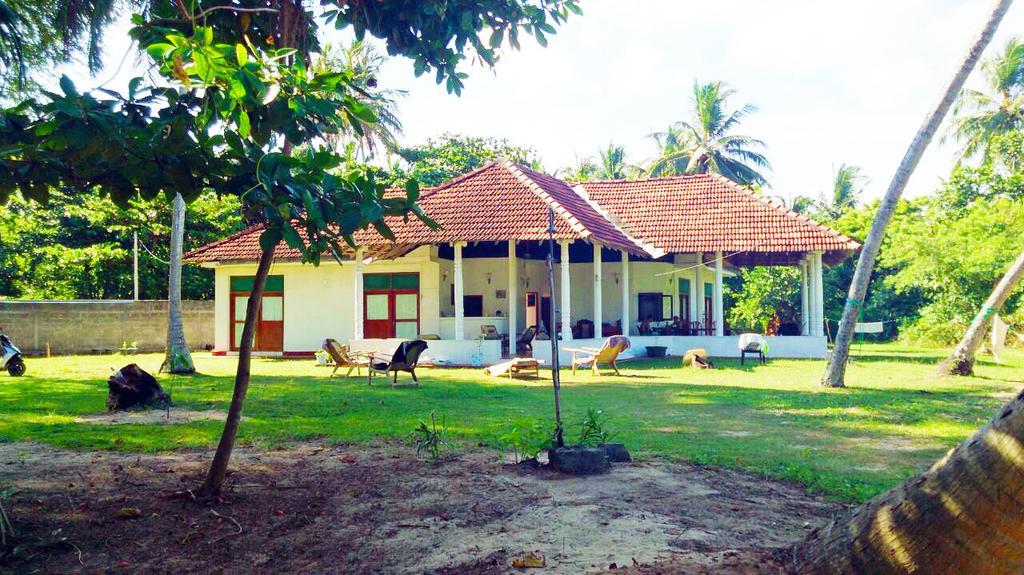 Talalla Beach Bungalows