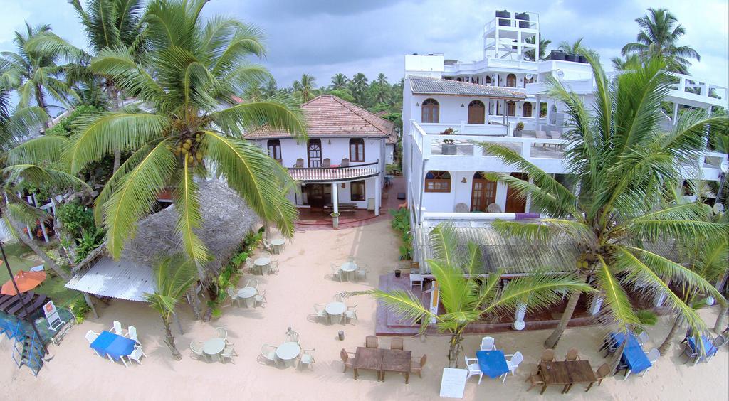 Royal Beach Hotel and Restaurant