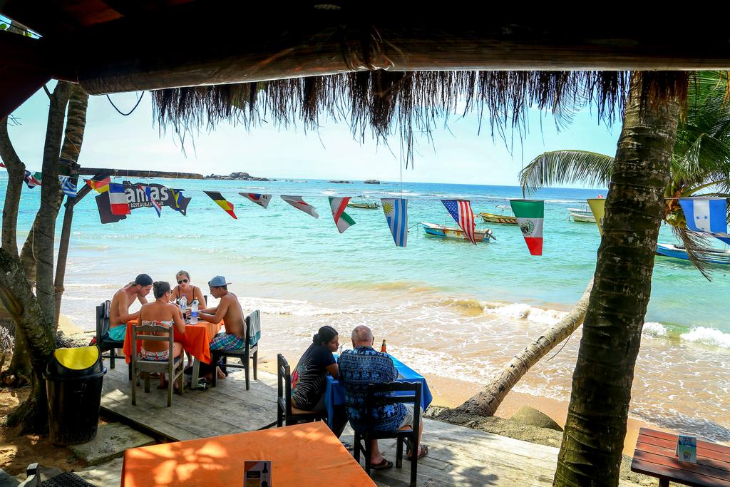 Coral Reef Beach Hotel By Mamas