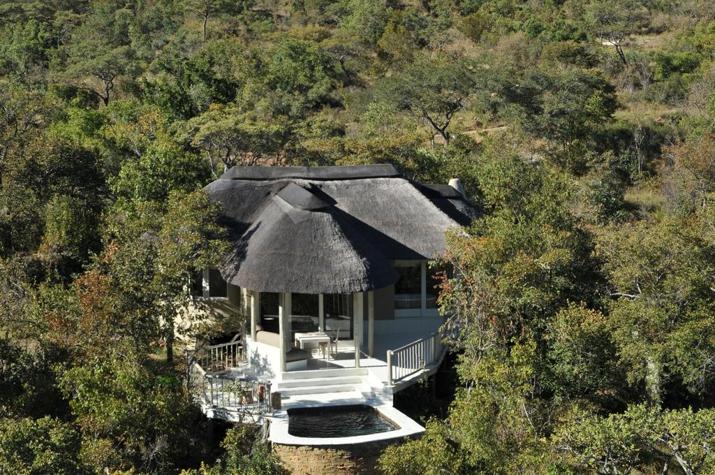 Clifftop Exclusive Safari Hideaway