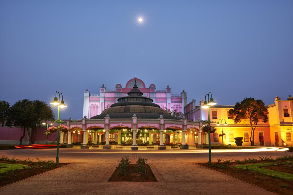 The Carousel Hotel and Acacia Place