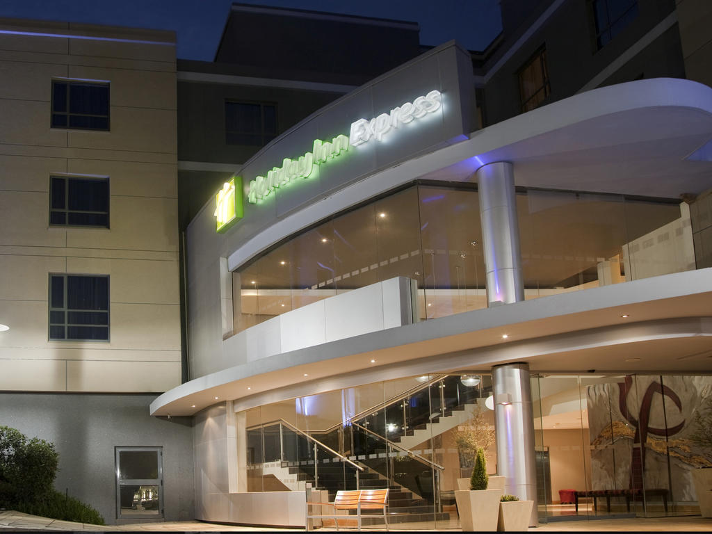 Holiday Inn Exp Sandton Woodme