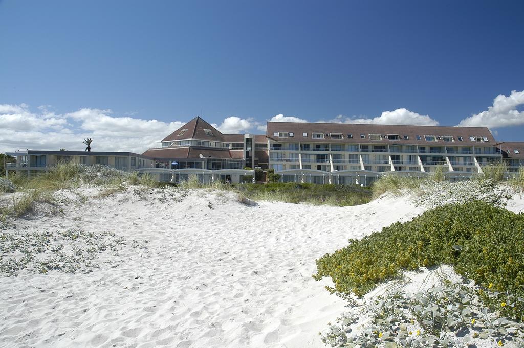 Dolphin Beach Hotel