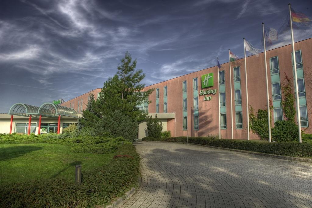 Holiday Inn   Budaors