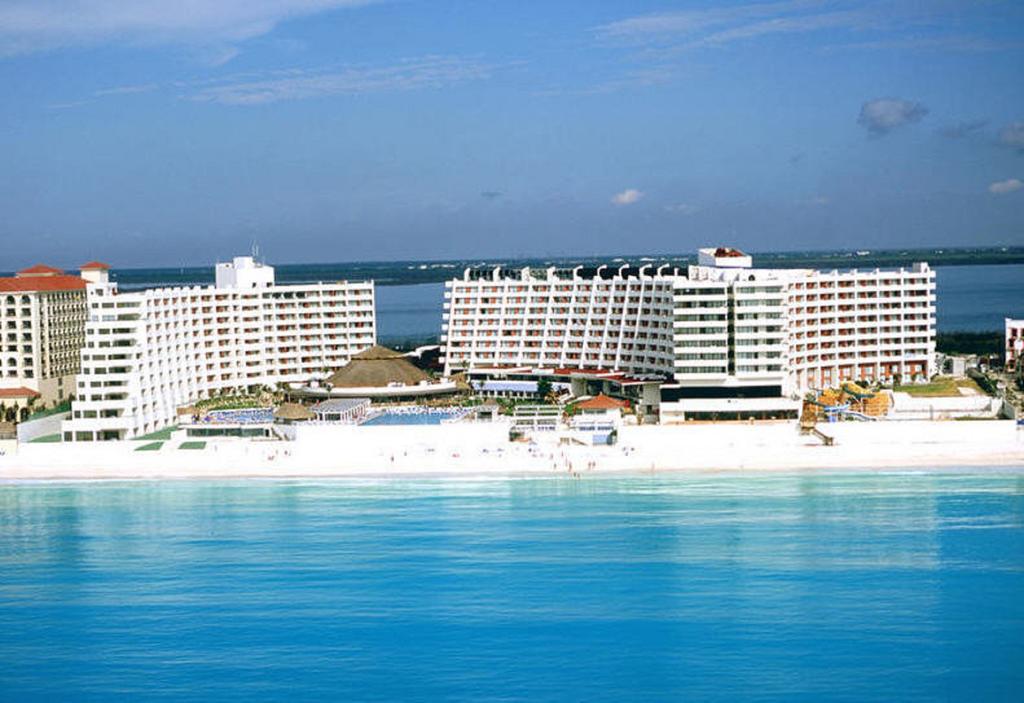 Crown Paradise Club Cancun All Inclusive