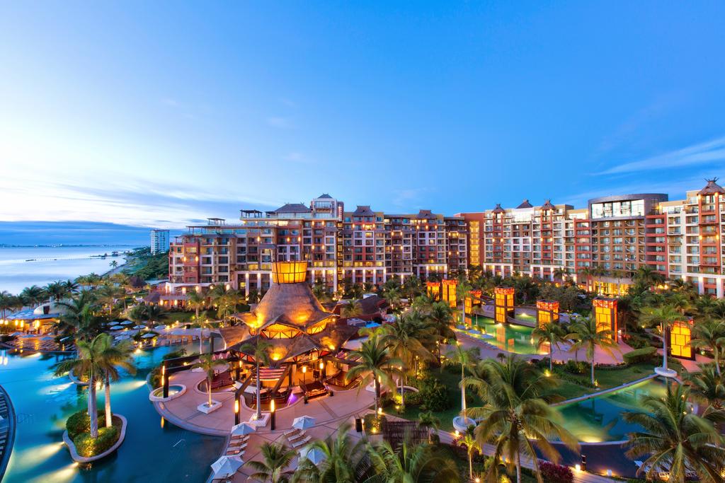 Luxury Residences by Villa del Palmar Cancun