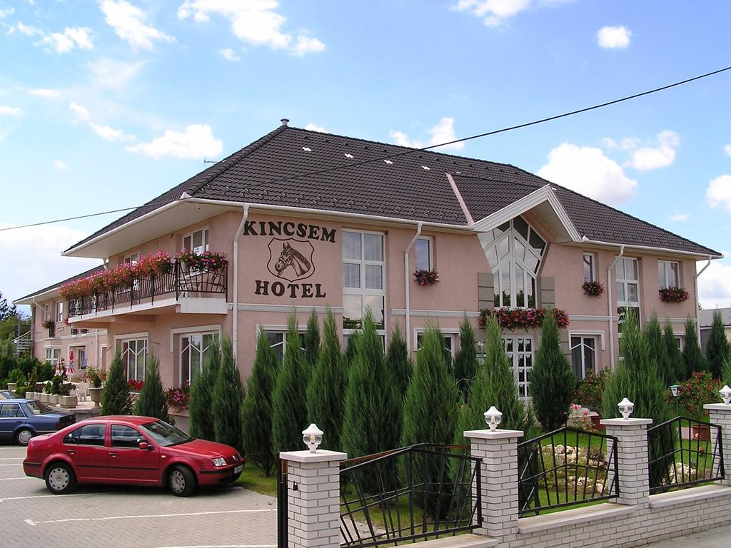 Kincsem Wellness Hotel