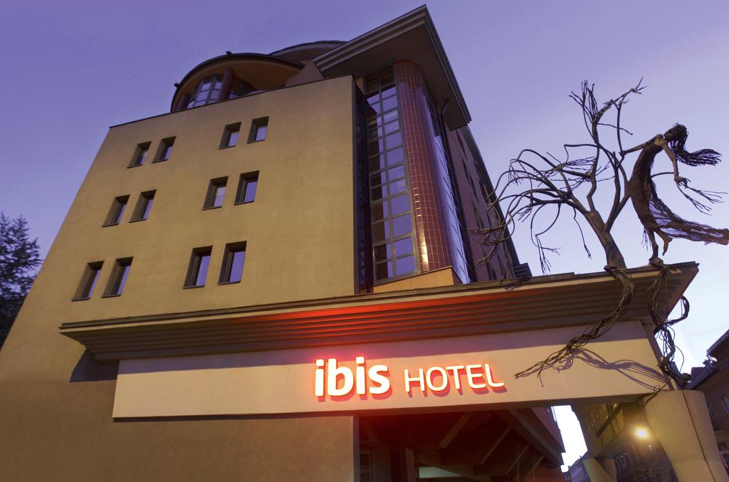 Ibis Budapest Heroes Square