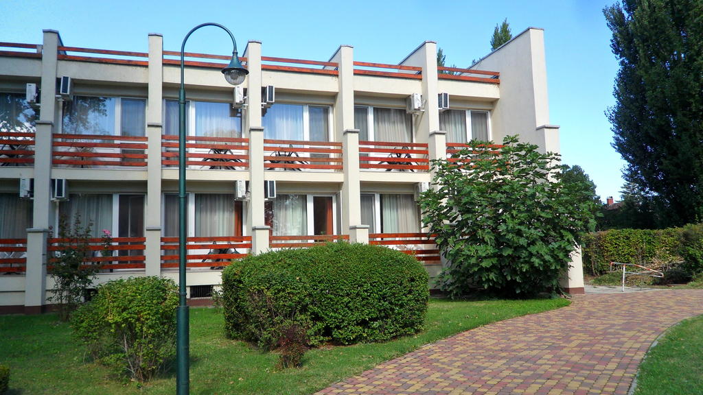 Nereus Park Hotel