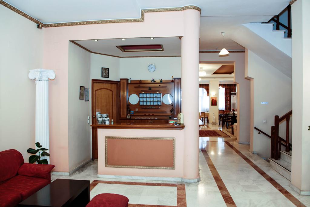 Alexiou Hotel