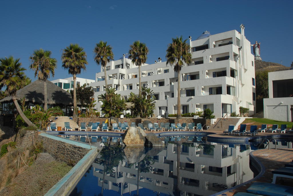 Las Rocas Resort And Spa