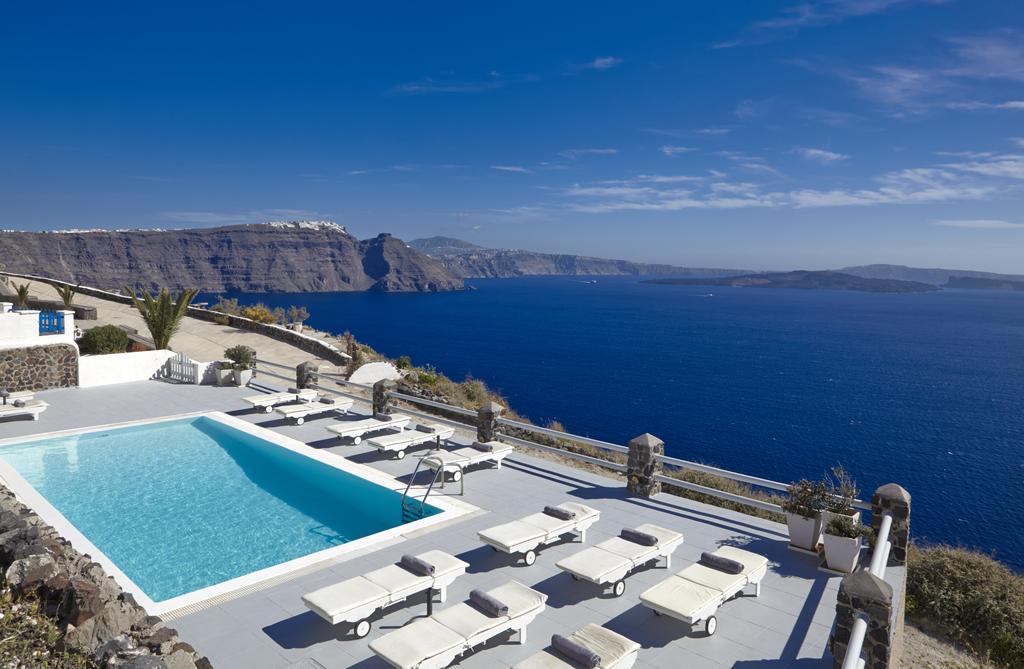 Oia Suites