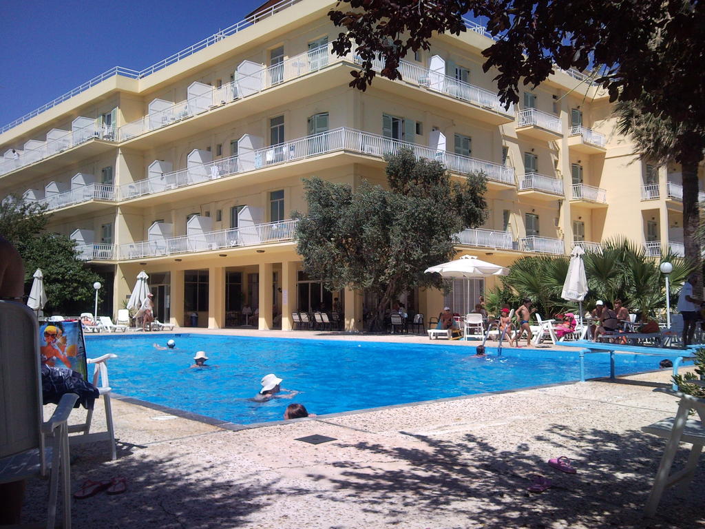 Nireus Hotel