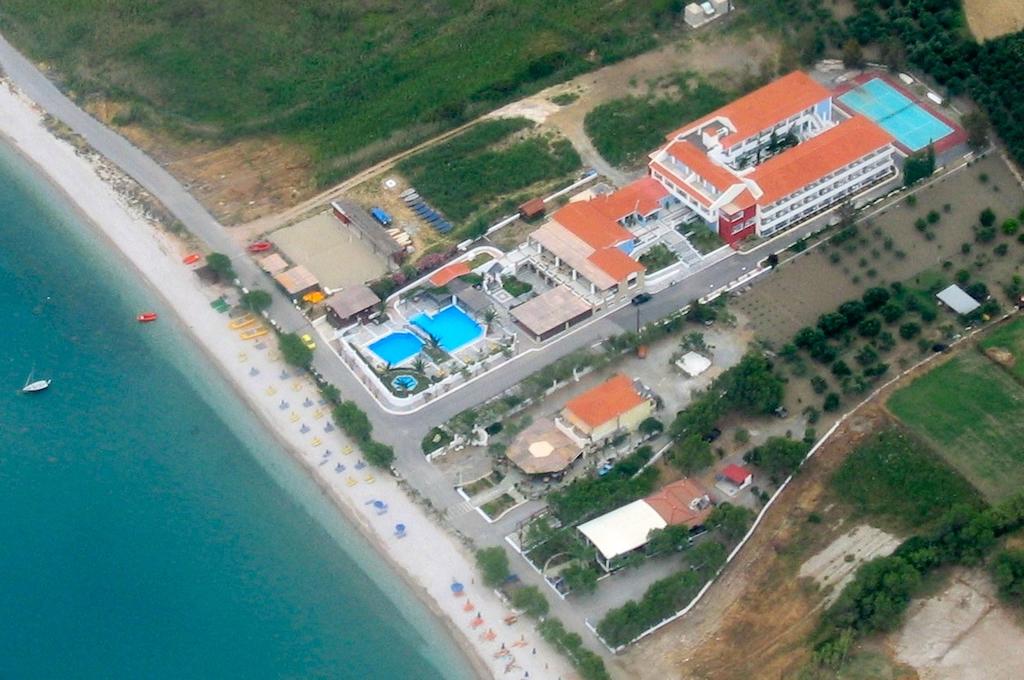 Zefiros Beach Hotel