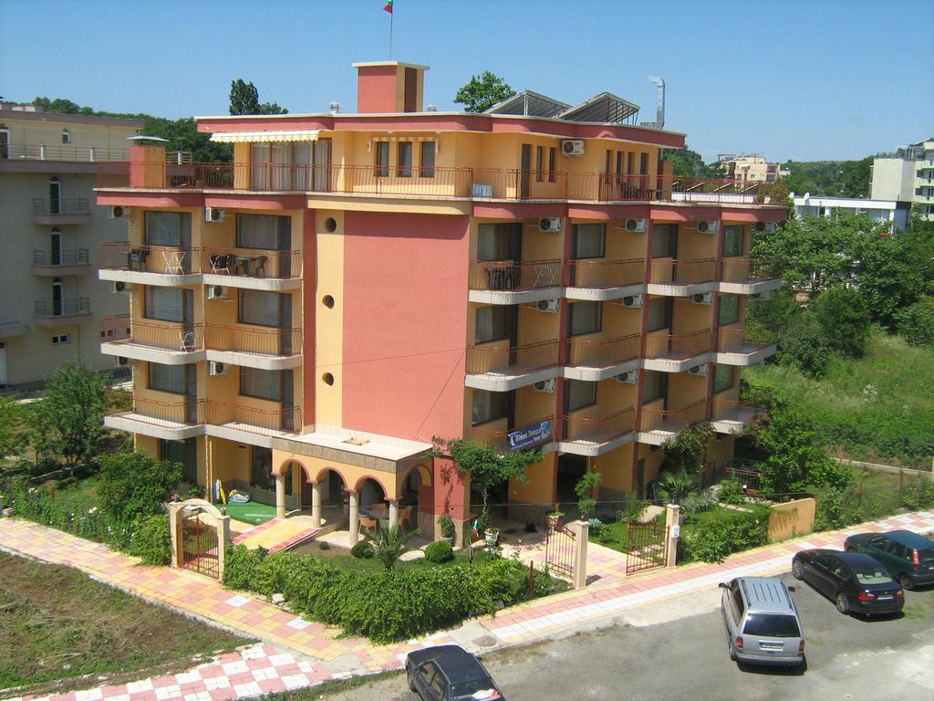 Hotel Yuzhni Noshti 1