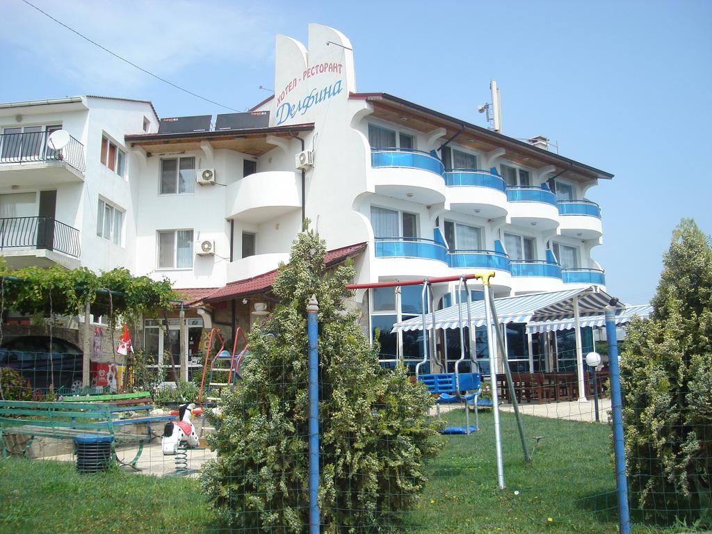 Dolphin Family Hotel