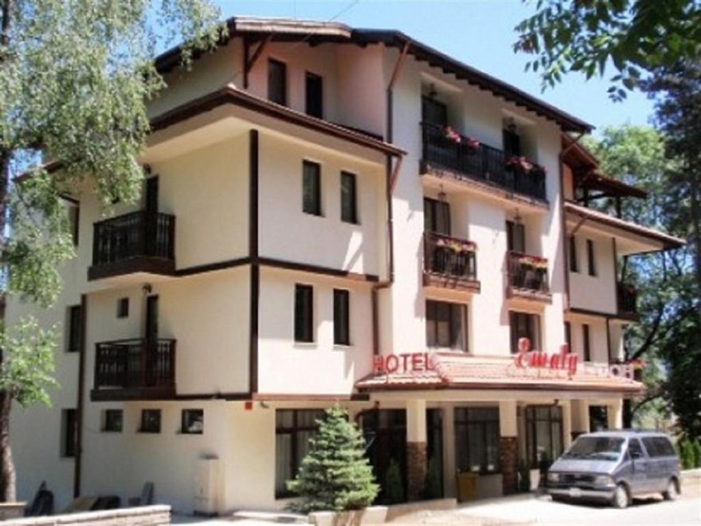 Family Hotel Emaly 2