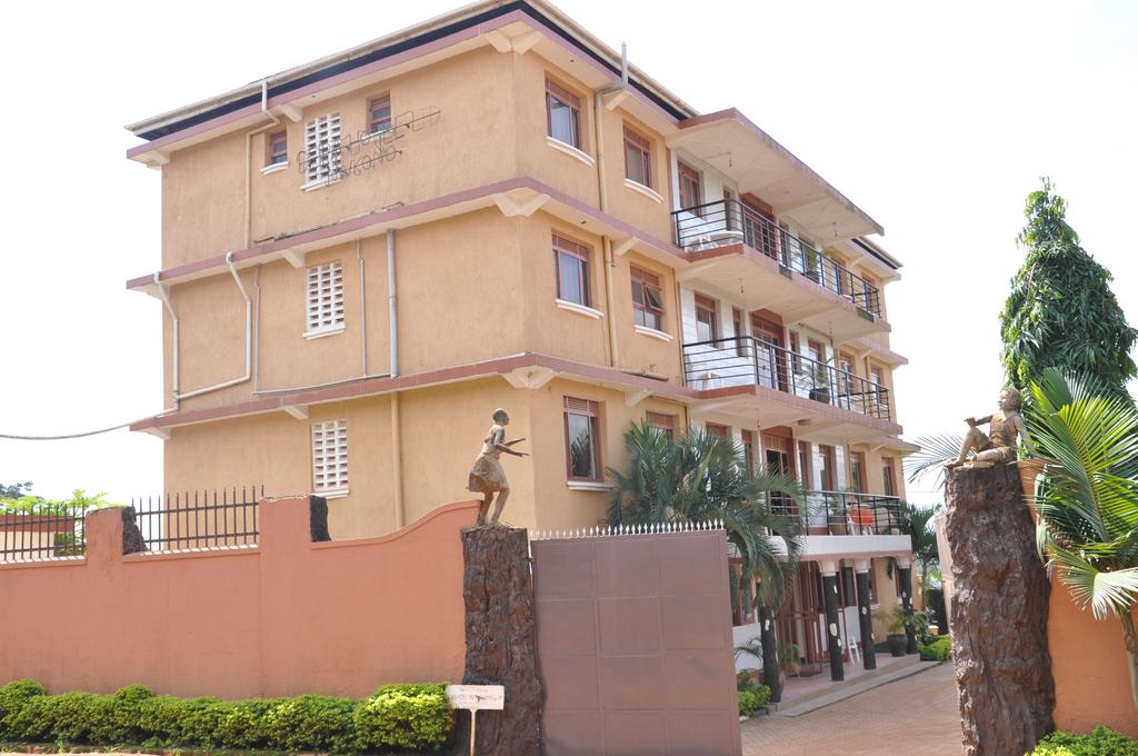 Deira Hotel Mukono