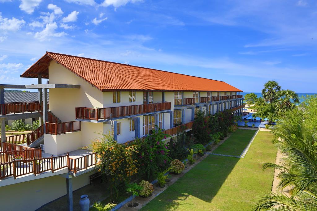 Marina Beach Passikudah