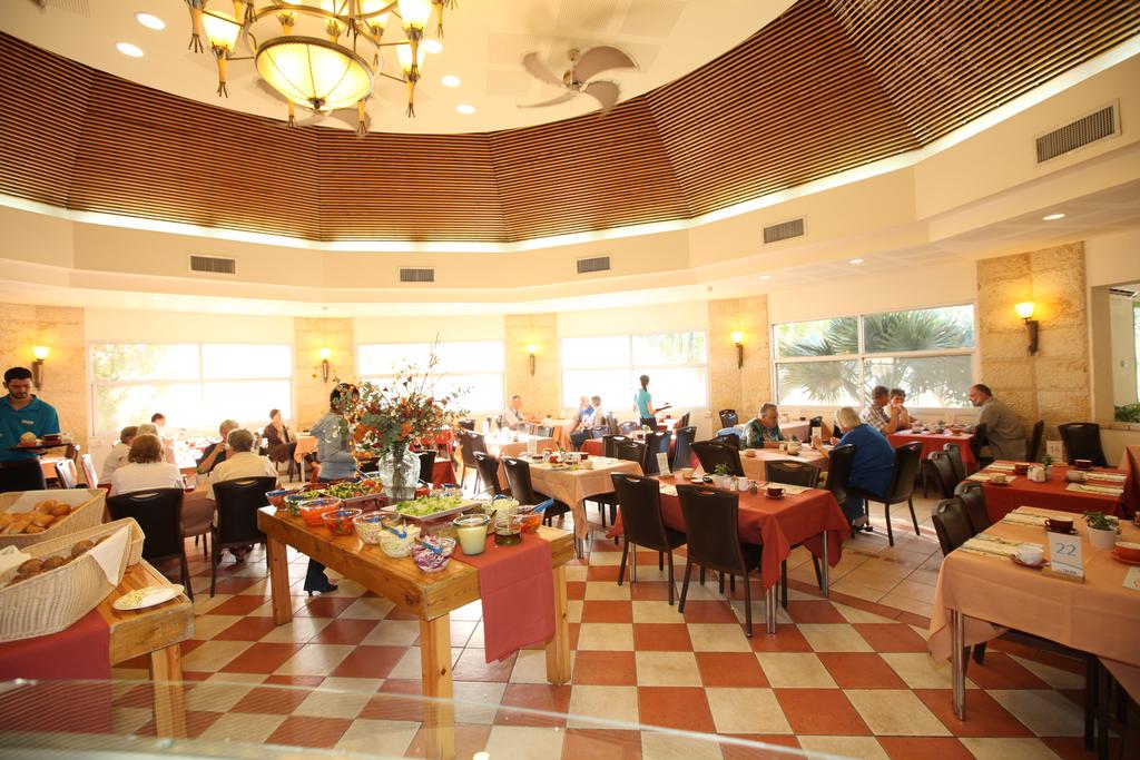 Ein Gedi Kibbutz Hotel