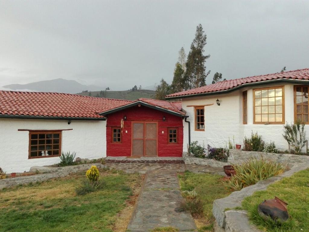 Tarata Lodge and Mirador