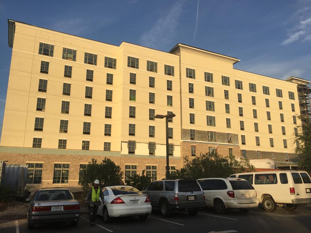 Hampton Inn and Suites Charleston Airport