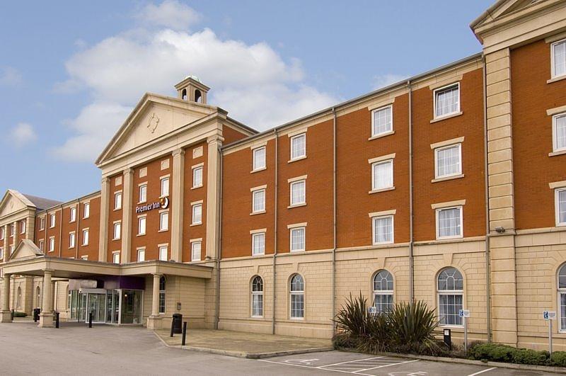 Premier Inn Manchester Trafford Centre West