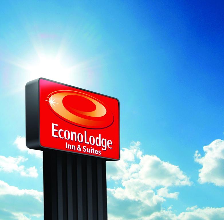 Econo Lodge Inn and Suites Manchester