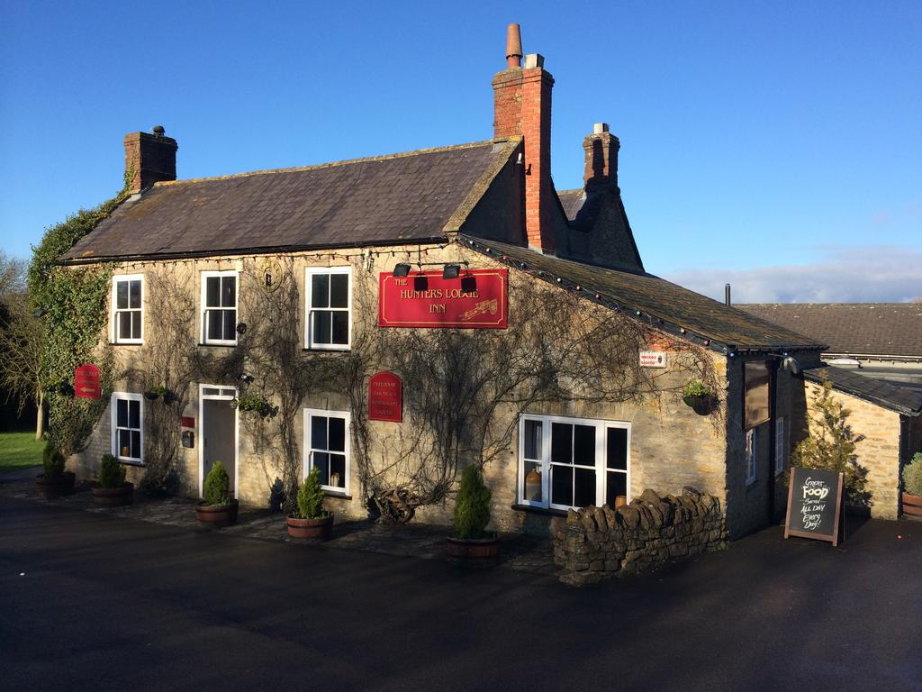 The Hunters Lodge Inn