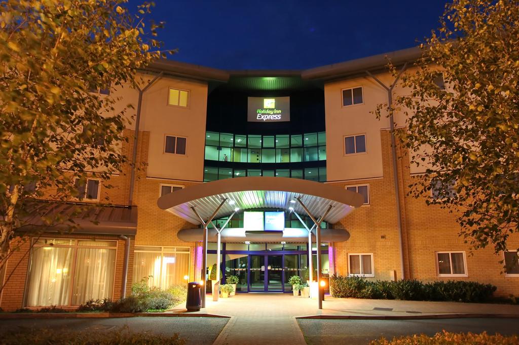 Holiday Inn Express Southampton - M27 - J7