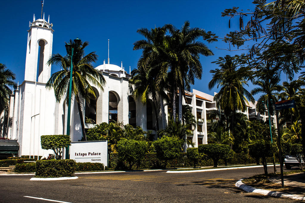 Ixtapa Palace Resort