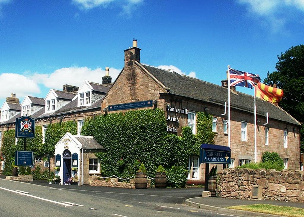 Tankerville Arms Hotel