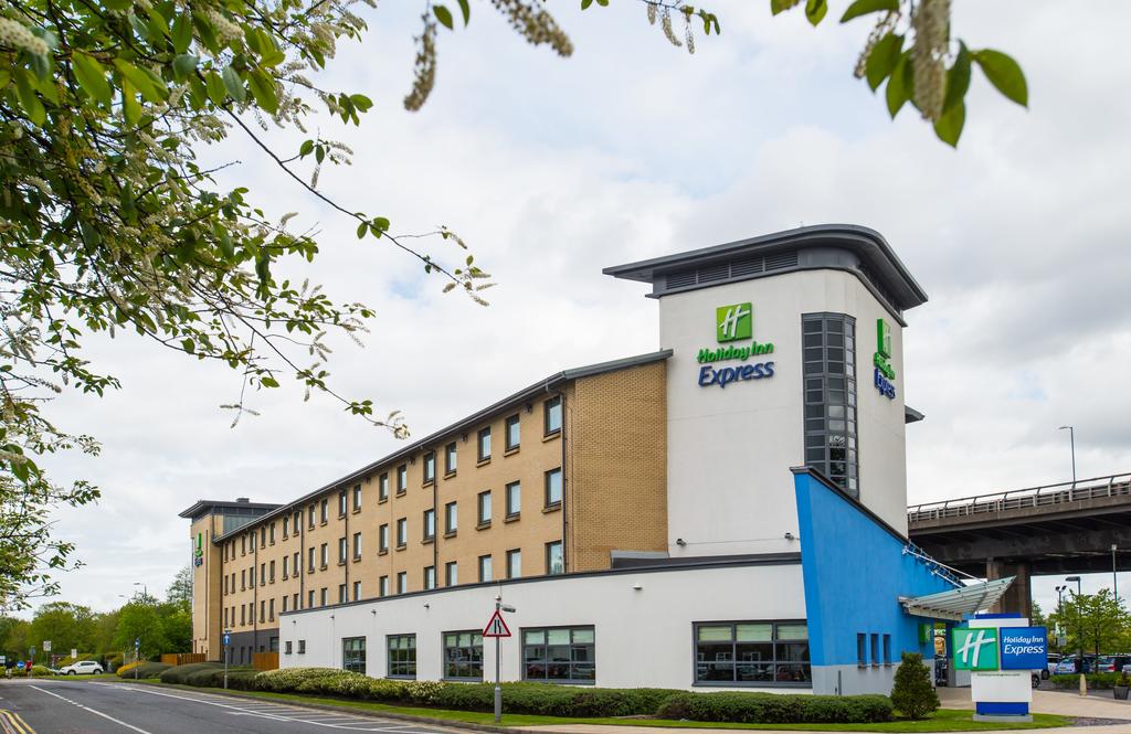 Holiday Inn Express Glasgow Airport