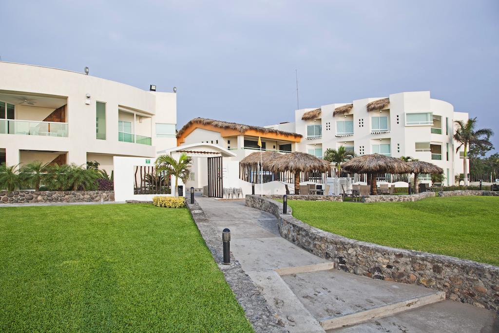 Artisan Family Hotels and Resort Collection Playa Esmeralda