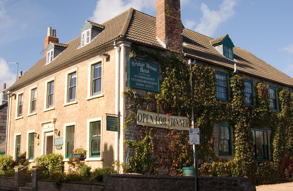 Bridge House Hotel