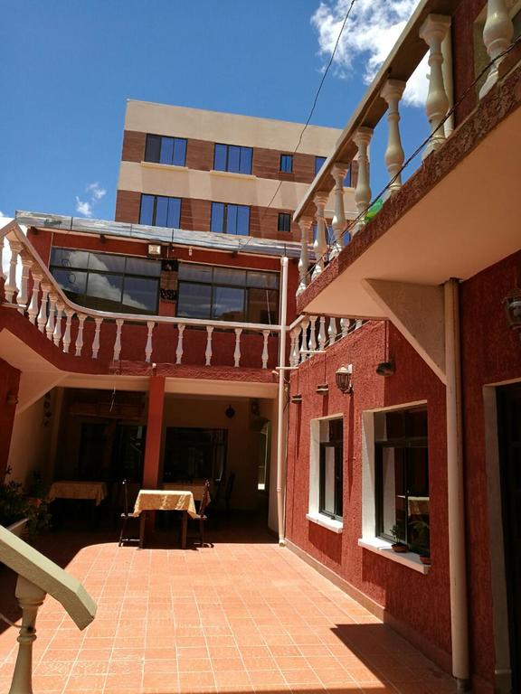 Vargas Hotel