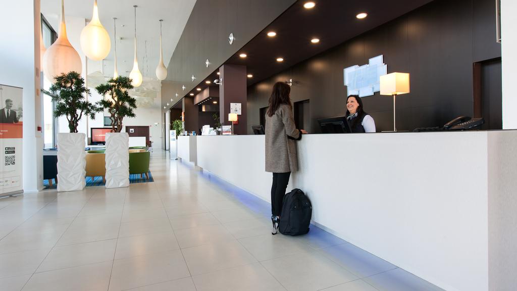 Holiday Inn Exp Porto Exponor