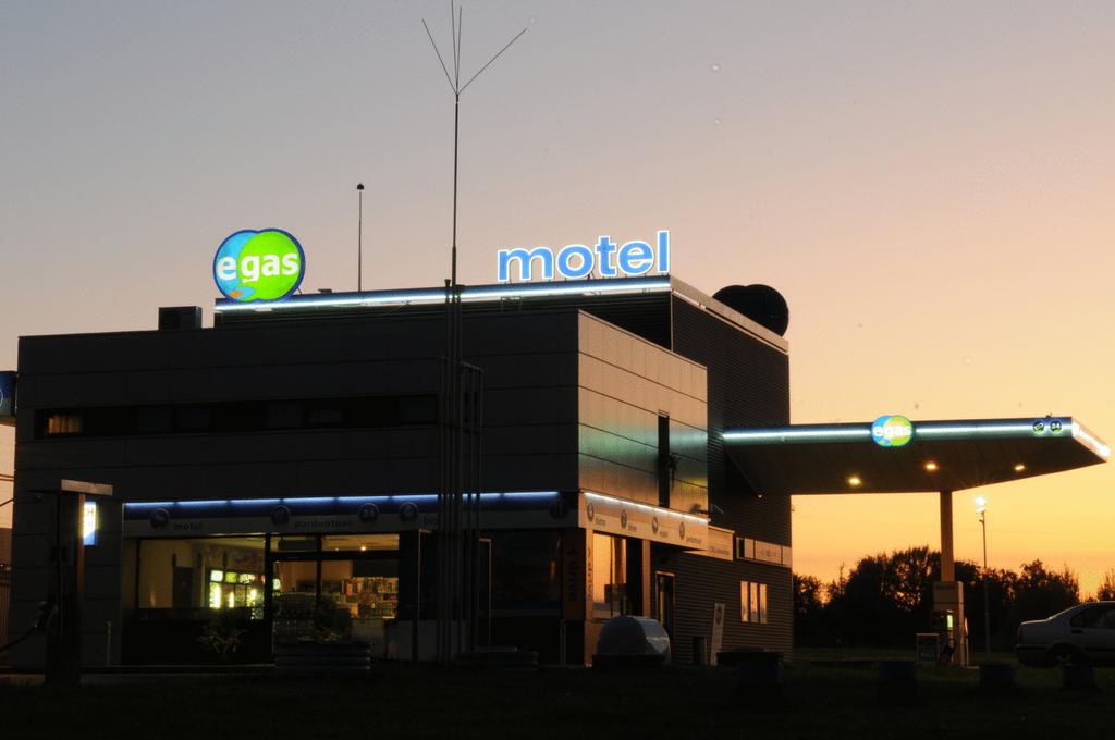 Egas Motel