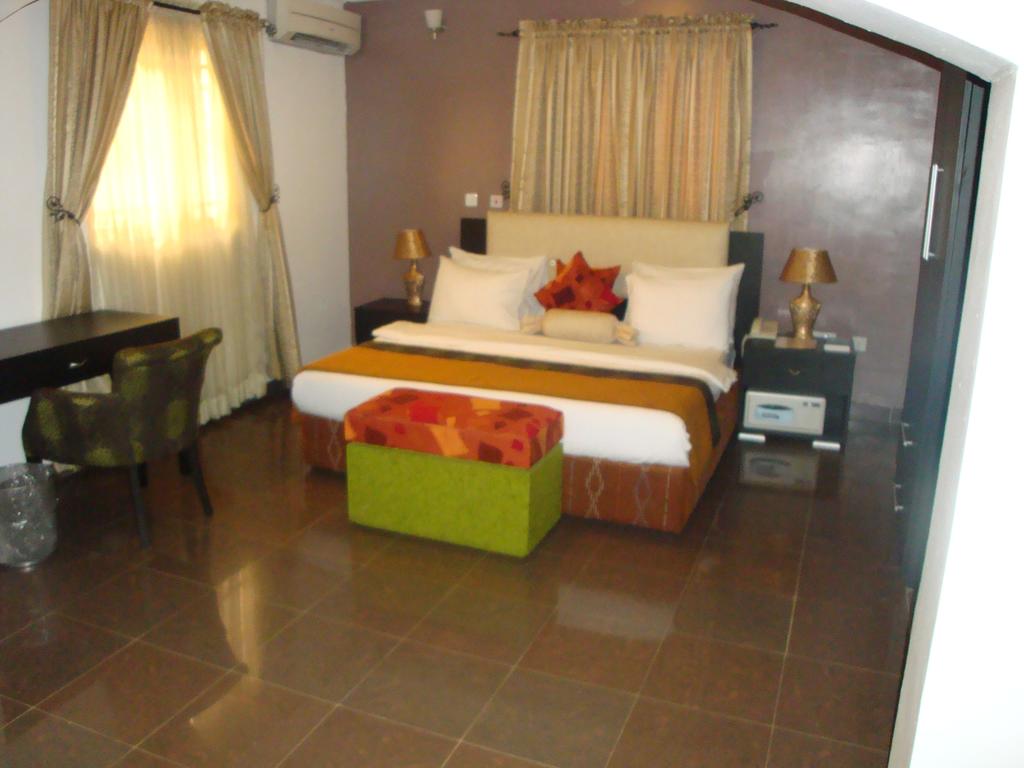 Suru Express Hotel GRA