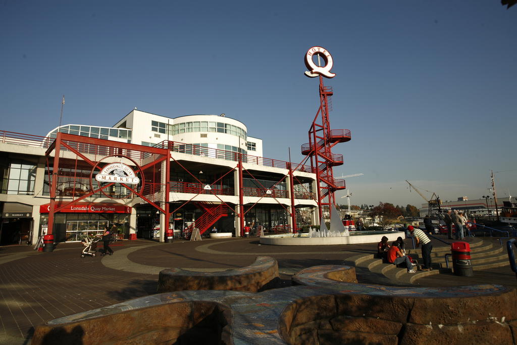 Lonsdale Quay Hotel