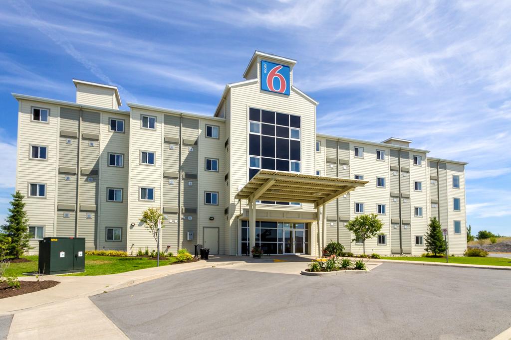 Motel 6 Kingston ON