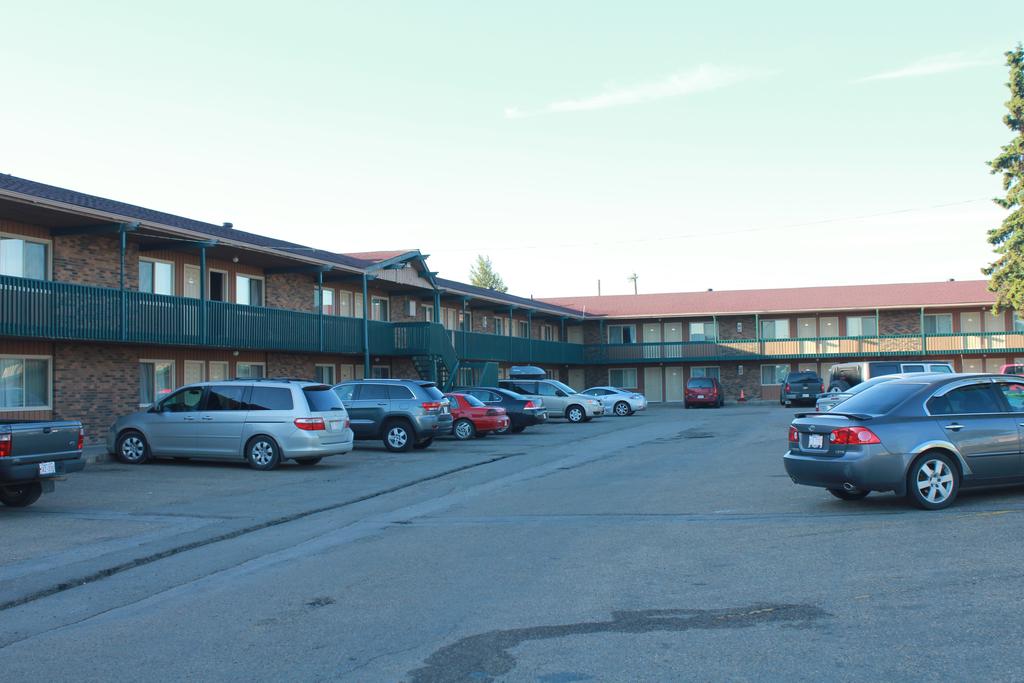 Lodge Motor Inn