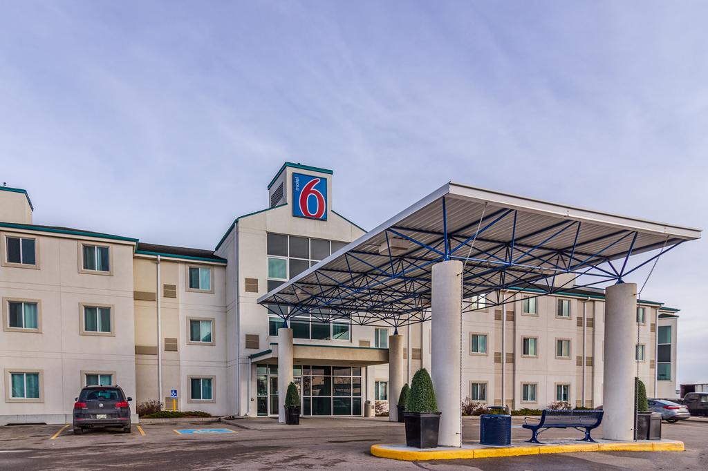 Motel 6 Saskatoon