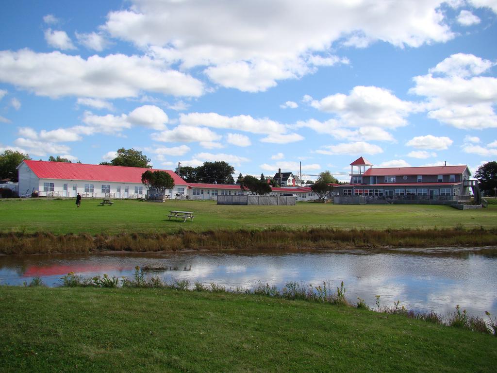 The Waterfront Motel